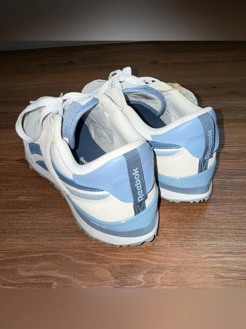Reebok Sneakers